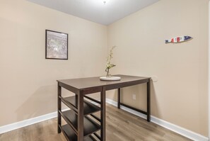 Interior - Stylish 1BR Getaway Near UF & Dining (Gainesville)