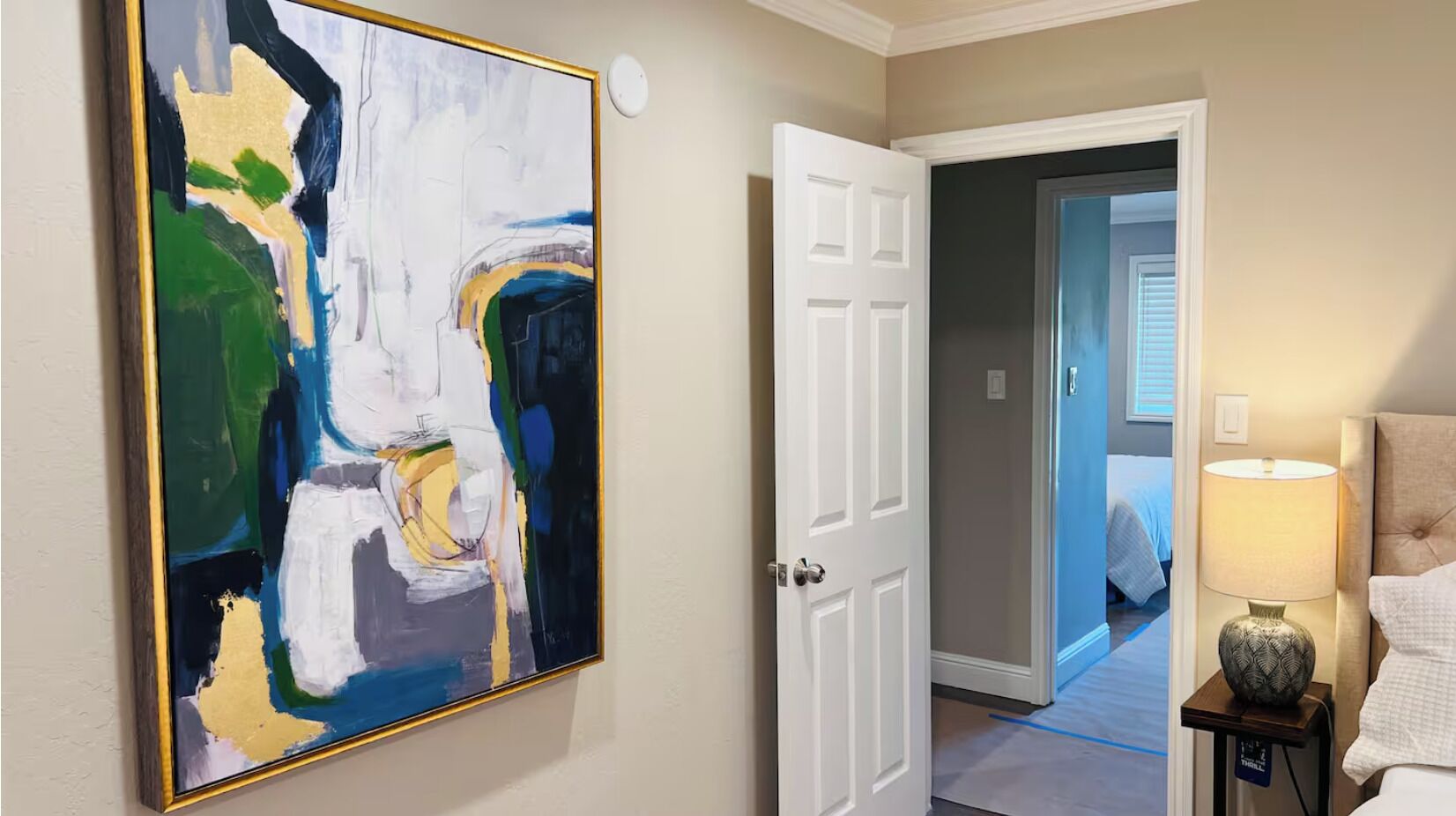 4 slaapkamers, een strijkplank/strijkijzer, internet, beddengoed