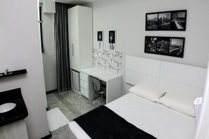 In-room safe, soundproofing, iron/ironing board, free WiFi - Compacto Hotel Campinas (Campinas)