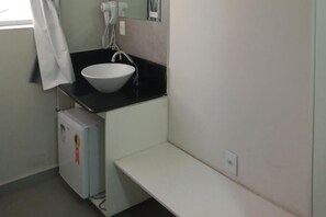 Standard Single Room | Bathroom - Compacto Hotel Campinas (Campinas)