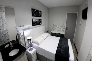 In-room safe, soundproofing, iron/ironing board, free WiFi - Compacto Hotel Campinas (Campinas)