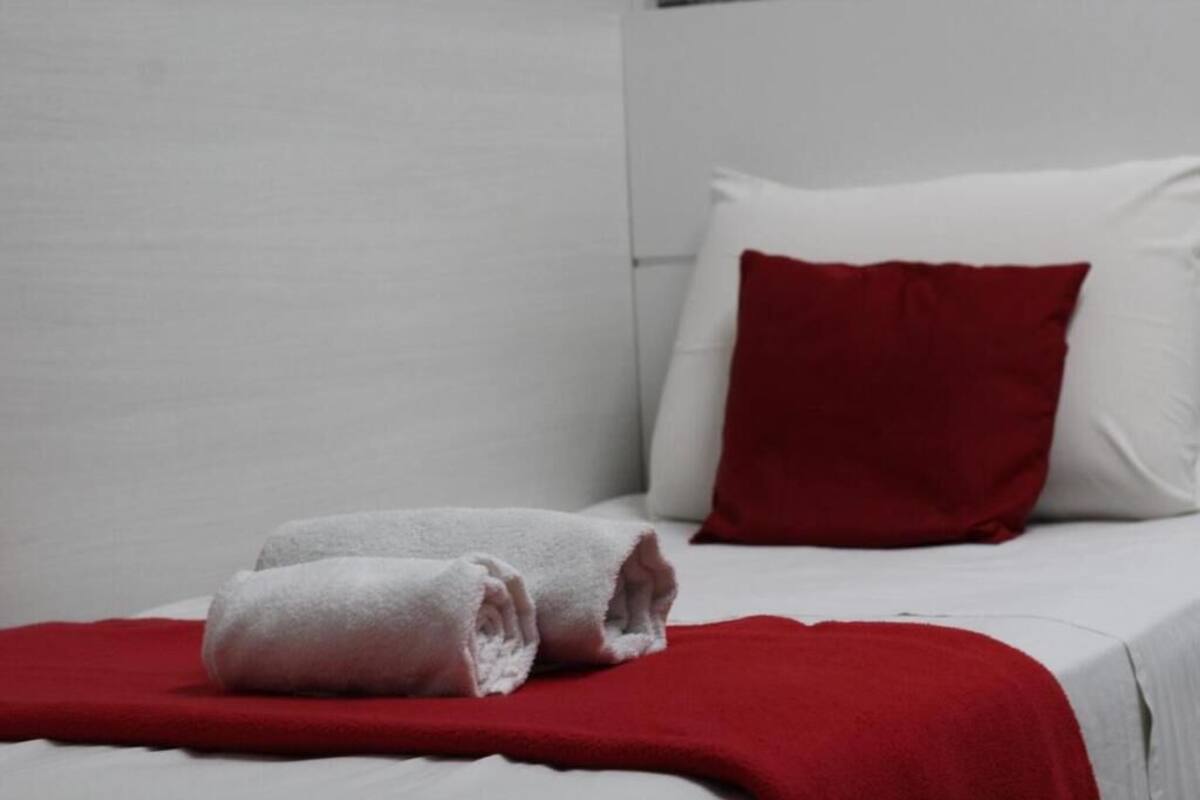 In-room safe, soundproofing, iron/ironing board, free WiFi