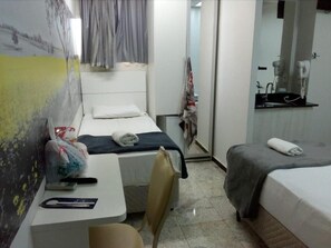 In-room safe, soundproofing, iron/ironing board, free WiFi - Compacto Hotel Campinas (Campinas)