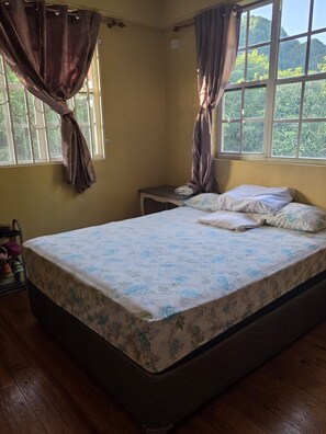 3 habitaciones, tabla de planchar con plancha y wifi gratis 