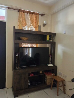 Interior - Adorable 3-bedroom apartment with AC in Elms Hall Roseau. (Elms Hall, Roseau)
