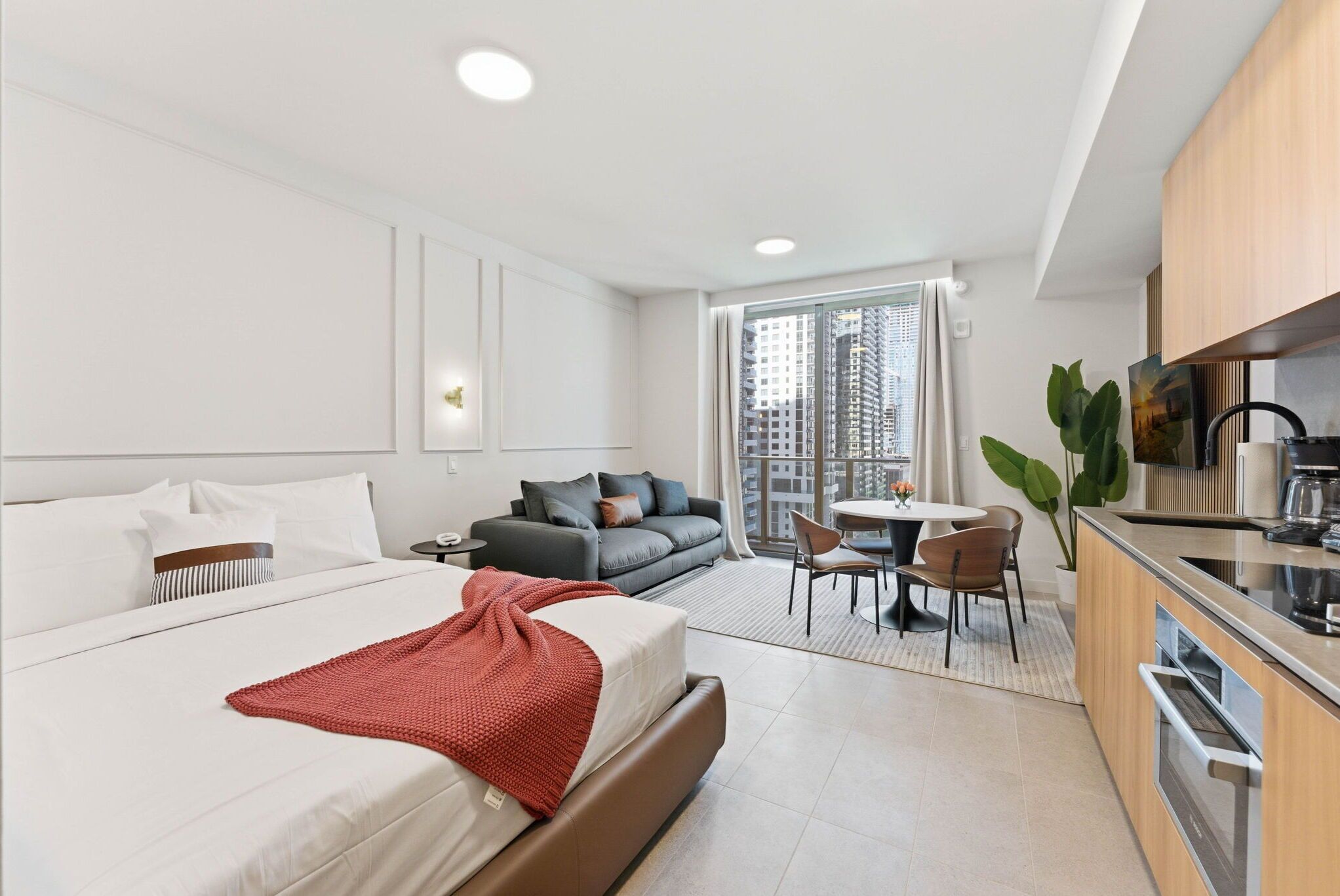 高级开间, 阳台 | 办公桌、遮光窗帘、熨斗/熨衣板、免费 WiFi