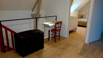 3 soverom, strykejern/-brett og sengetøy