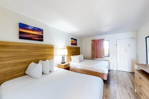 1 bedroom, iron/ironing board, internet, bed sheets