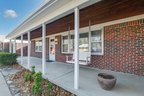 Terrace/patio - East Side Ranch set in a quiet neighborhood with mature trees (Wichita)