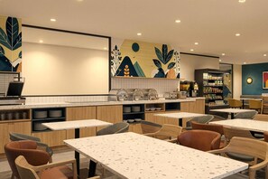 Ilmainen päivittäinen mannermainen aamiainen 