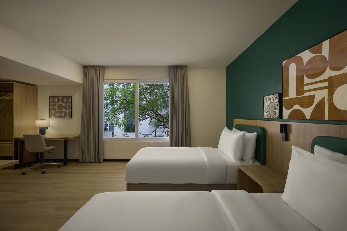 Room, 2 Twin Beds | WiFi (free)