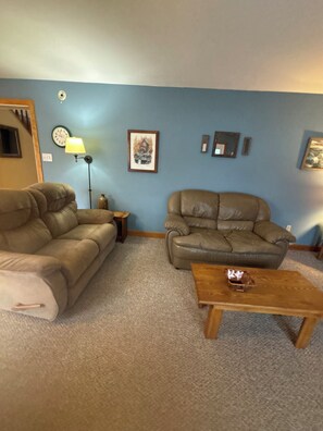 Unclassified image, 5 of 33, button