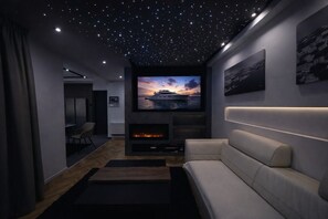 TV, fireplace - Legacy Marine 3 – Luxury Designer Penthouse in Zadar (Zadar)