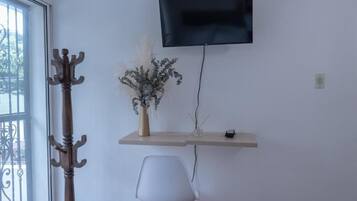 Økonomi-dobbeltrom, balkong, hageutsikt | Innvendig