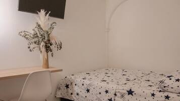 Dobbeltrom – comfort, balkong, hageutsikt