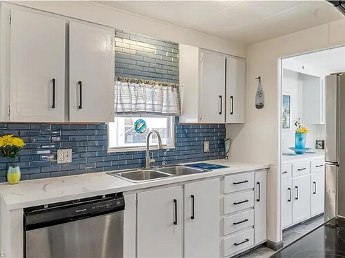 Fabulous 2-bedroom mobile home with AC in North Fort Myers