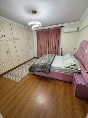 3 bedrooms, iron/ironing board, free WiFi, wheelchair access - Zamalek Club View Residence (Giza Governorate)