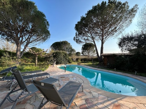 Villa provençale avec piscine et climatisation !