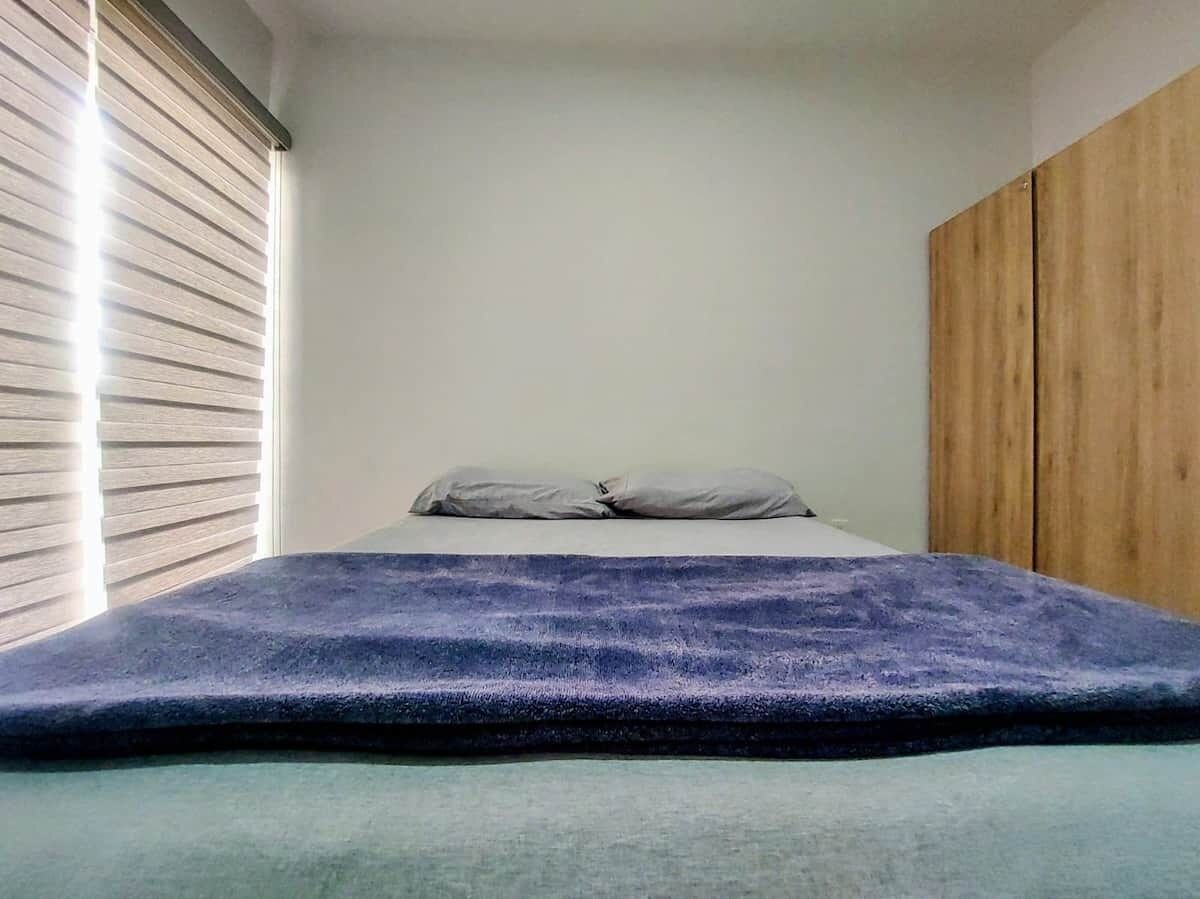 2 quartos, ferros/tábuas de passar roupa, Wi-Fi, roupa de cama