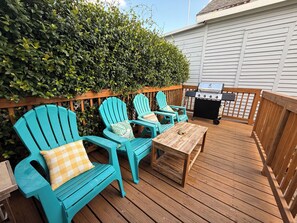 Property grounds - Charming Historic Beach House in the Heart of Galveston (Galveston)