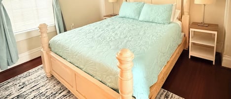3 habitaciones, tabla de planchar con plancha, wifi y ropa de cama