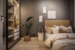 Iron/ironing board, WiFi, bed sheets - Exclusive 2BR in Renovated Bergen City Apartment (Bergen)