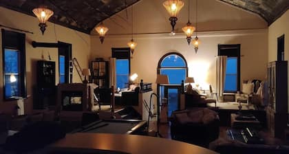 Love Beach Waterfront Retreat | DIY Weddings & Celebrations | Private Lake Erie