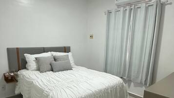 3 quartos, ferros/tábuas de passar roupa, Wi-Fi, roupa de cama