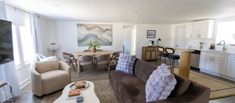 Modern 3BR Retreat / STL County W/ Easy Highway Access
