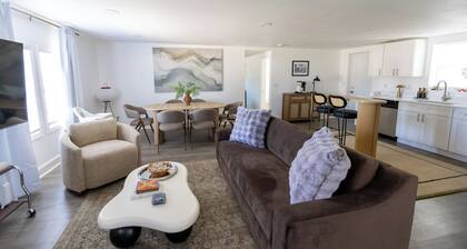 Modern 3BR Retreat / STL County W/ Easy Highway Access