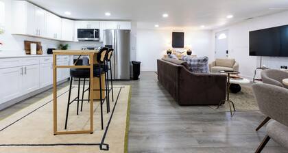 Modern 3BR Retreat / STL County W/ Easy Highway Access