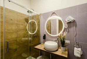 Shower, bidet, shampoo