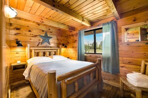 Deluxe Cabin, Multiple Beds