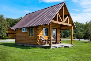 Standard Cabin, Multiple Beds | Free WiFi, bed sheets - HTR Niagara (Grand Island)