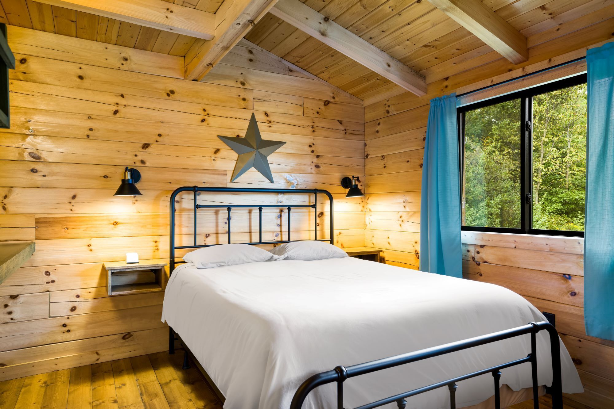 Deluxe Cabin, Multiple Beds