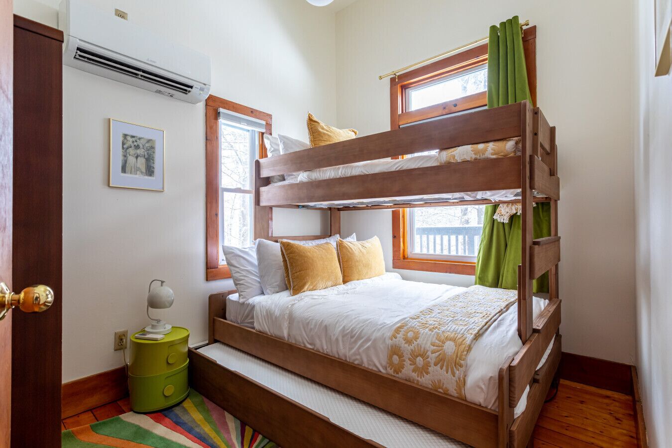 3 bedrooms, iron/ironing board, travel cot, free WiFi