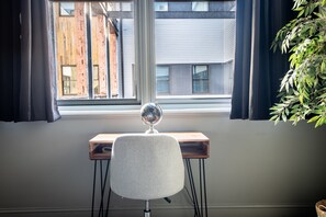 Interior - Cobblestone Chic - WiFi/Downtown/Walk Score 91 (Birmingham)