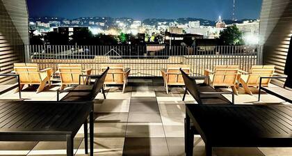 Cobblestone Chic - WiFi/Downtown/Walk Score 91