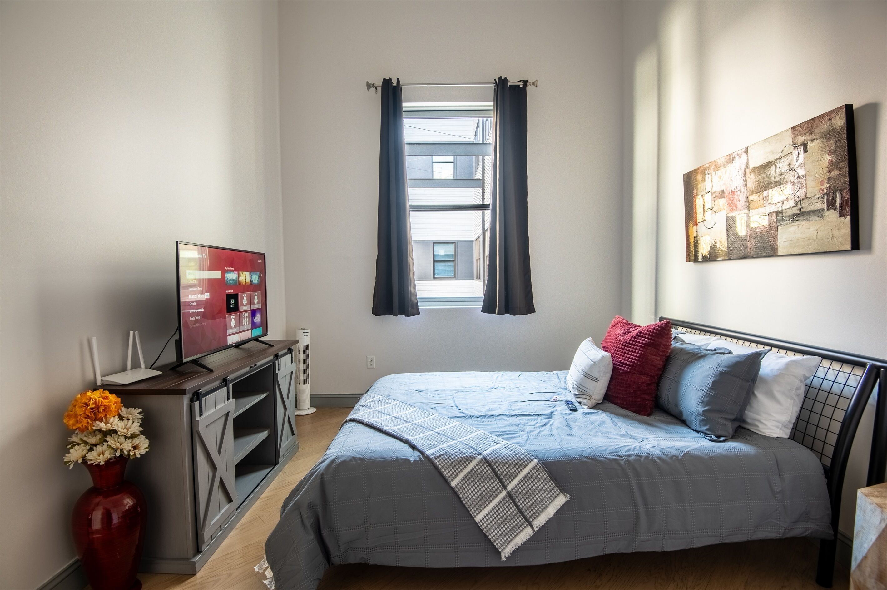 1 bedroom, desk, iron/ironing board, WiFi