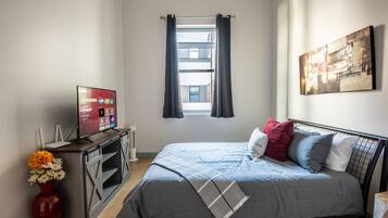 1 bedroom, desk, iron/ironing board, WiFi