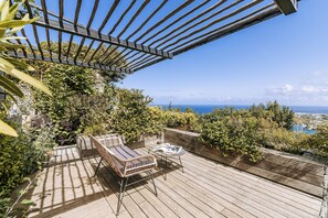 Terrace/patio - Il Pollaio Spacious design house with sea view (Forio)