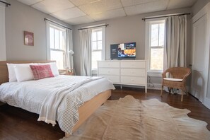 4 bedrooms, desk, iron/ironing board, free WiFi - Tri-City Double Down – 2 Units/Groups/Games/Fun (Birmingham)