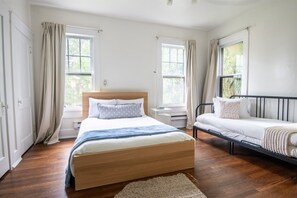 6 bedrooms, desk, iron/ironing board, free WiFi - Tri-City Split Scene – 2 Units/Groups/Games/Fun (Birmingham)