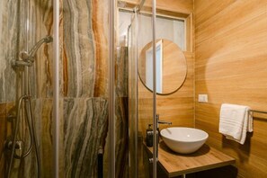 Shower, bidet, shampoo - Random Standard By Dimorra (Naples)