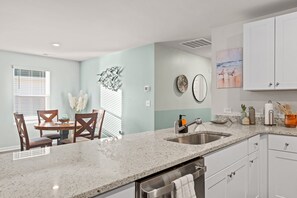 Fridge, microwave, oven, stovetop - Gorgeous 4-bedroom house with Jacuzzi in Ocean Isle Beach (Ocean Isle Beach)