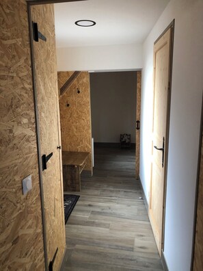 Interior - THE ORIENTAL FOREST REFUGE (Géraudot)