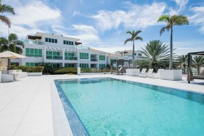 Pool - Searenity Penthouse at Piscadera Harbour Village (Willemstad)