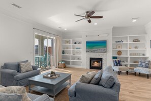 Living area -  Sunset pointe waterfront home with pool resort amenities 3 min walk to beach (Destin)