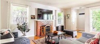 Beautiful 3-bedroom house / backyard in enchanting Menlo Park