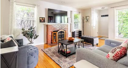 Beautiful 3-bedroom house / backyard in enchanting Menlo Park